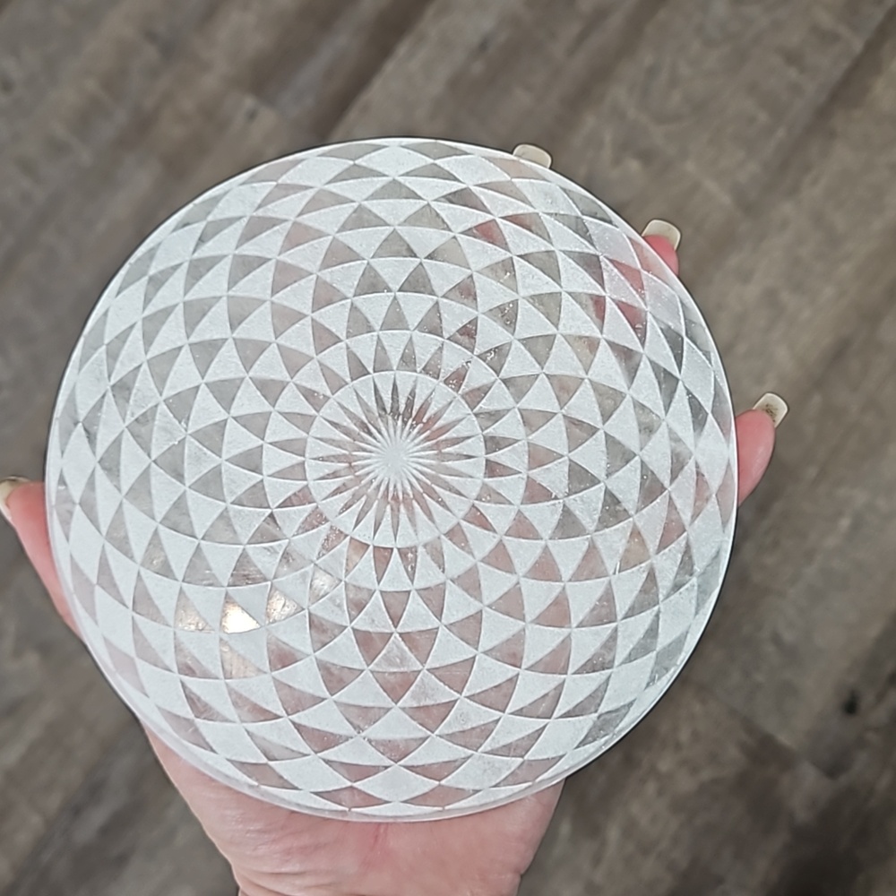 Selenite Charging Plate 5.5" - Picture 4 of 4